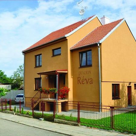 Penzion Réva Valtice Exterior foto
